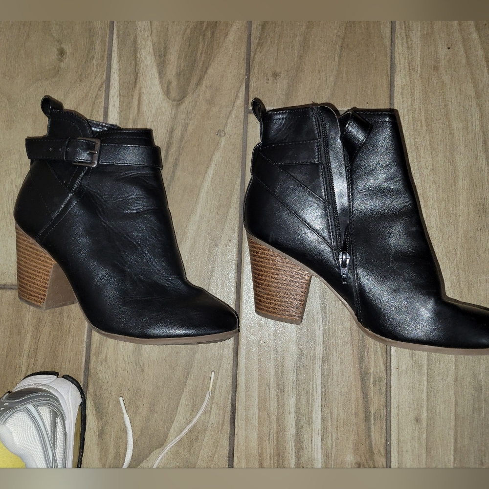 Shoes - Picture 2 of 2